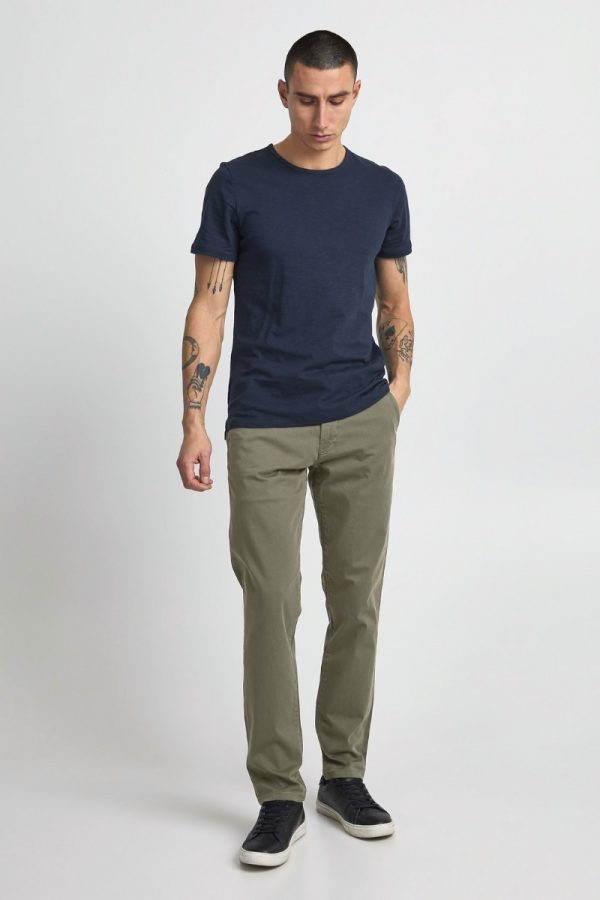 Casual Friday Green Chinos and T-shirt look