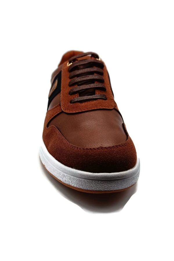 Casual men's footwear