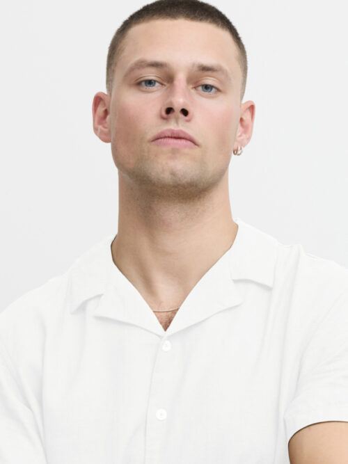 Classic white short sleeve shirt