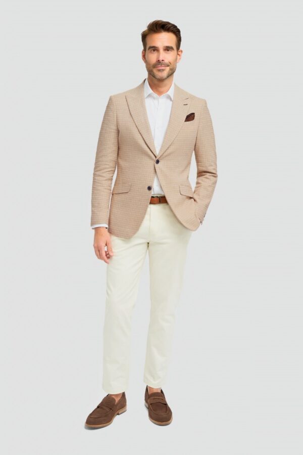 Races outfit inspiration, blazer and chino